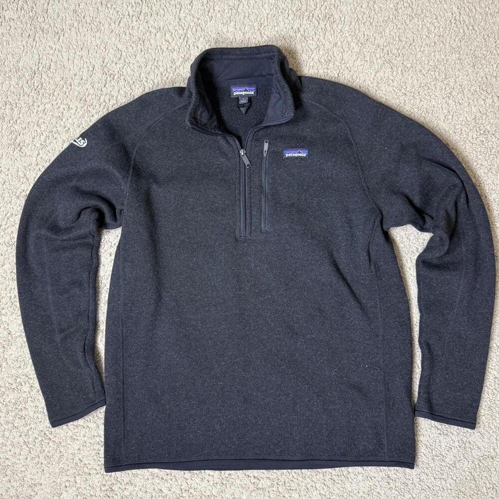 Patagonia Men's Black and Grey Jumper